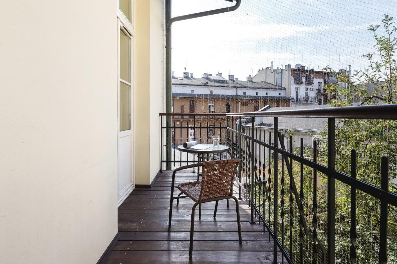 Apartments Cracow Miodowa By Renters Krakow Luaran gambar