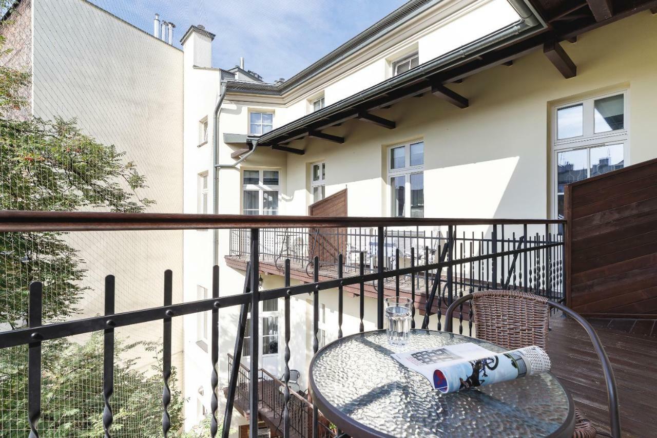 Apartments Cracow Miodowa By Renters Krakow Luaran gambar