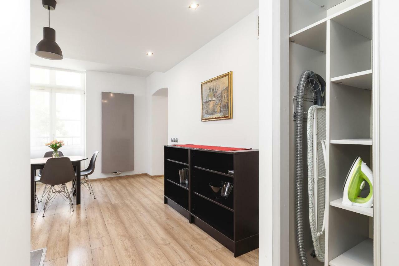 Apartments Cracow Miodowa By Renters Krakow Luaran gambar