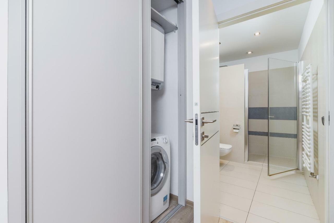 Apartments Cracow Miodowa By Renters Krakow Luaran gambar